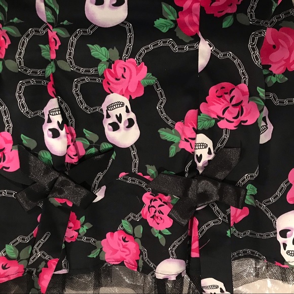 NEW Rockabilly Halter Fit n Flare Scull & Roses Dress - Picture 8 of 12